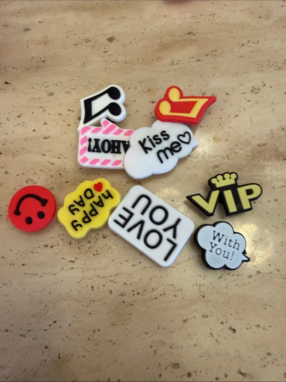 100 crocs charms